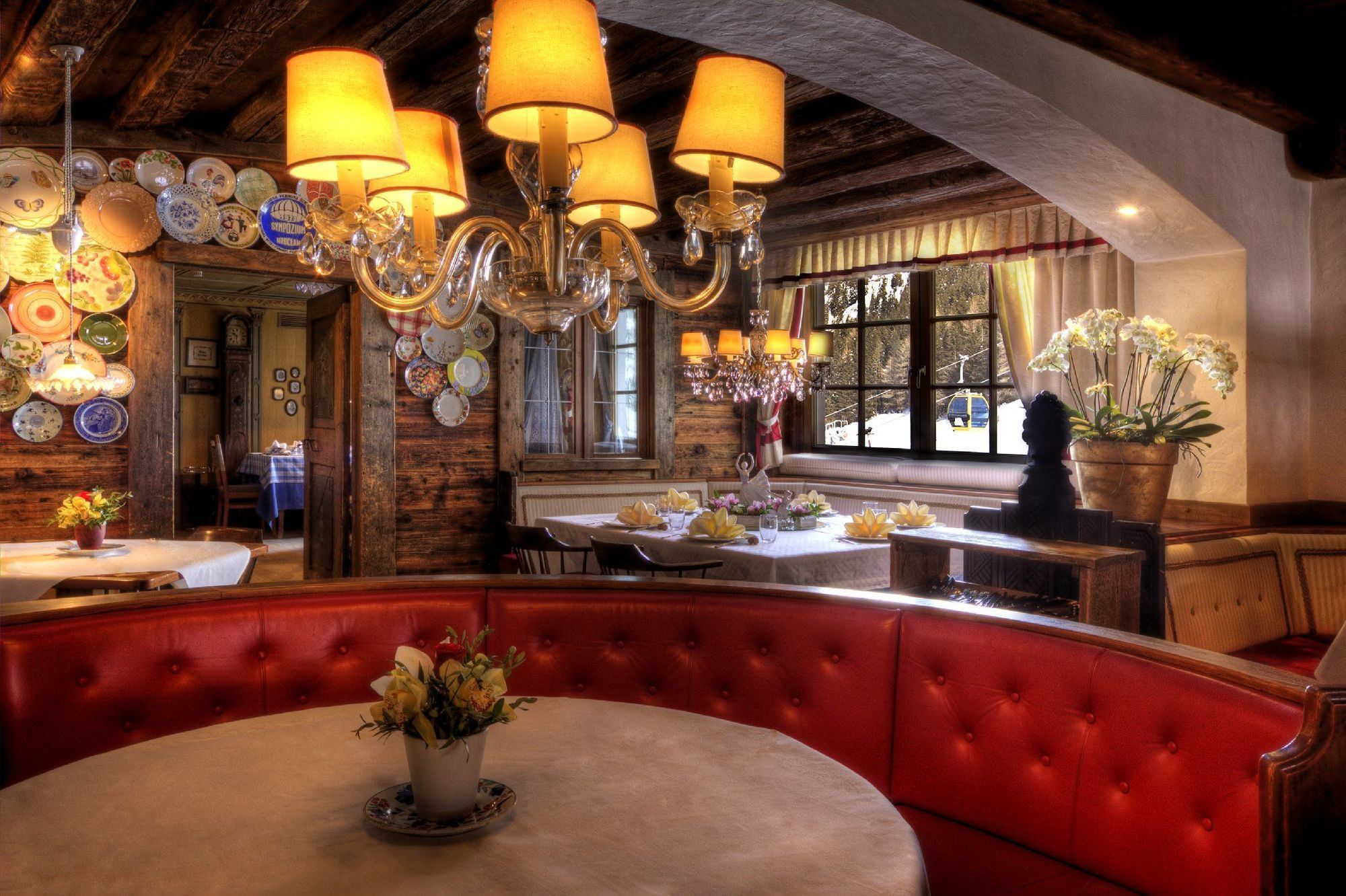 Hotel La Perla: The Leading Hotels Of The World Corvara In Badia Restoran gambar